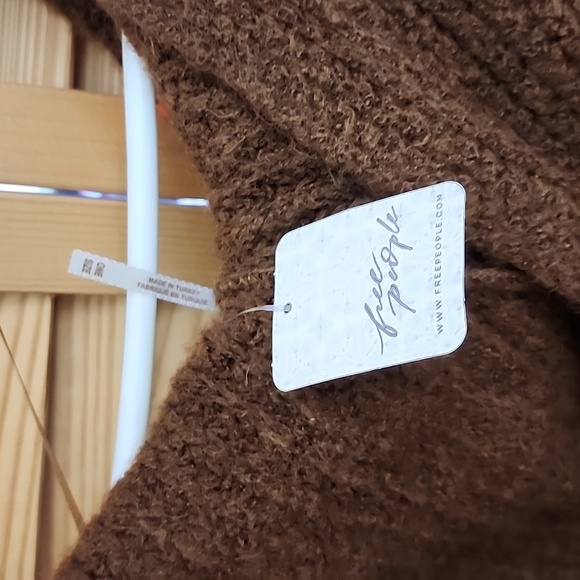 Free People knit hooded poncho NWT - Picture 7 of 9
